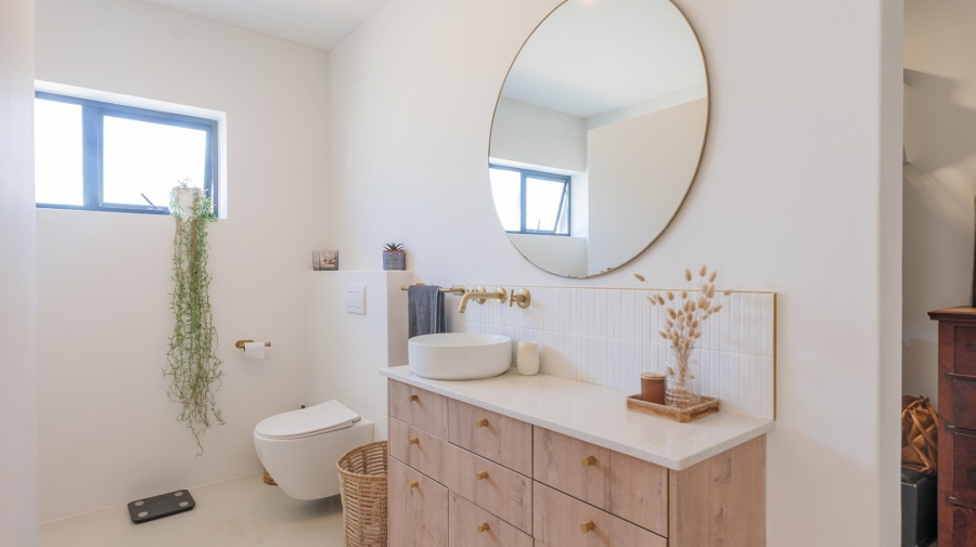 6 Bedroom Property for Sale in Agulhas Western Cape